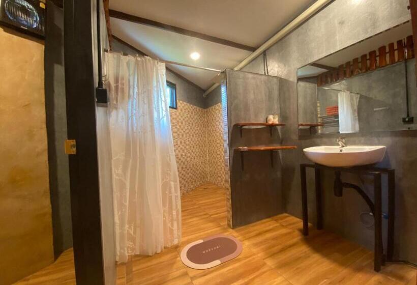 Семейный Номер Deluxe, Baan Nork Farmstay บ้านนอก ฟาร์มสเตย์