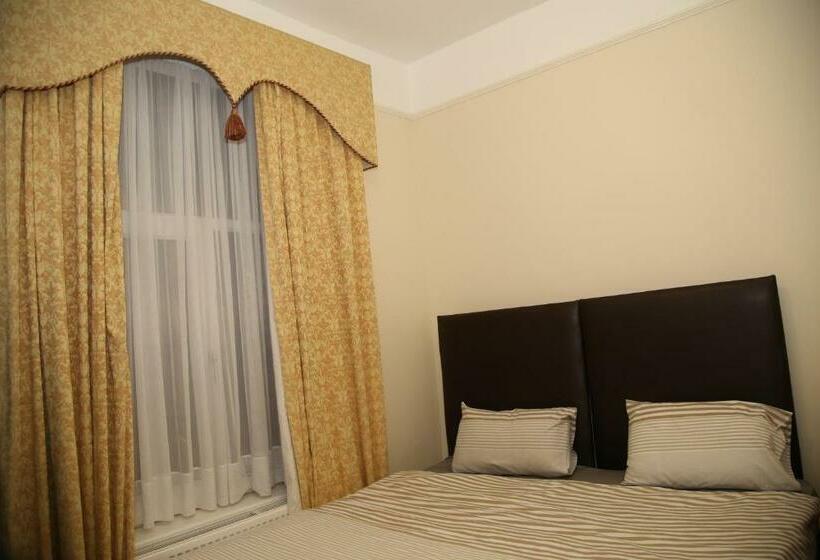 バス共有のスタンダードルーム, Victorin House   All Rooms Are En Suite