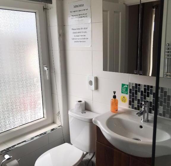 スタンダード４人部屋, Victorin House   All Rooms Are En Suite