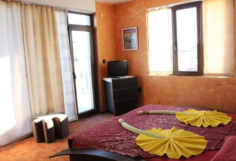 Семейный Номер Вид на Море, Guest House Dara