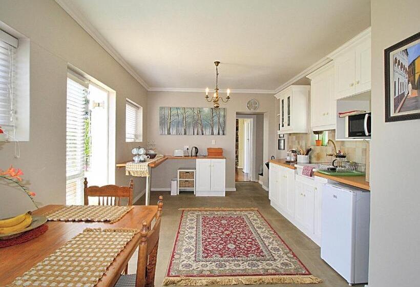 Номер Стандарт, Morton Manor