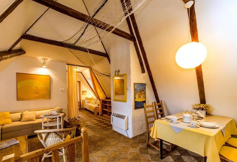 Люкс, Pension U Kapličky