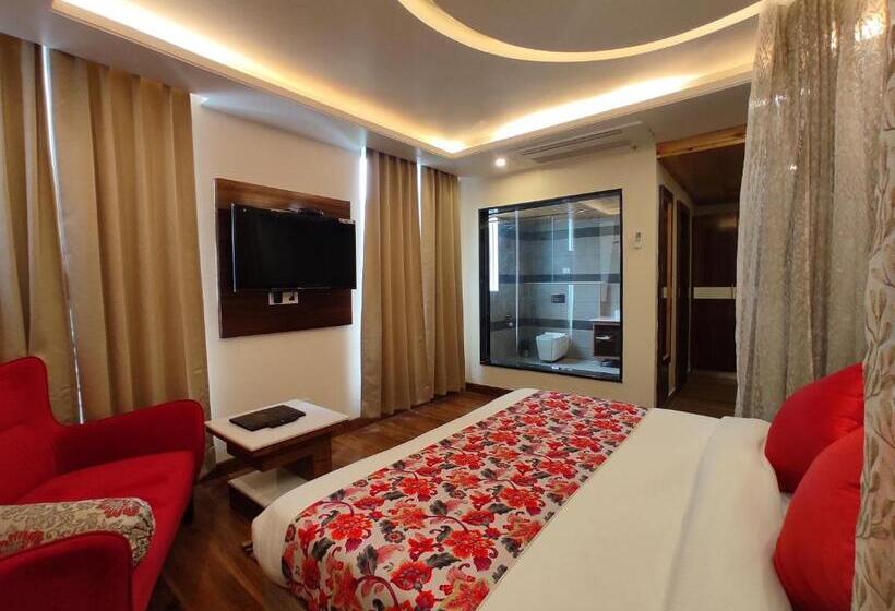 디럭스 룸 킹사이즈 침대, Abhilashi Residency & Spa   Centrally Heated & Air Cooled