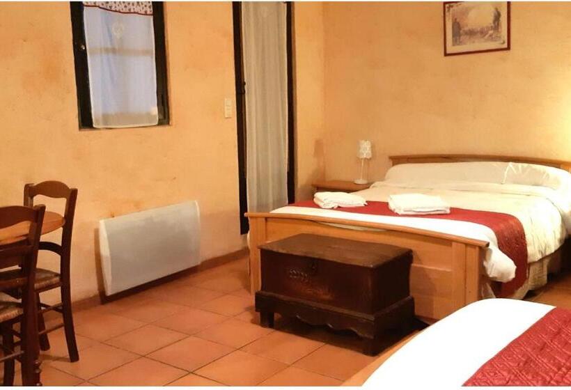 Номер Стандарт Трехместный, Chambres D Hôtes La Cavalière