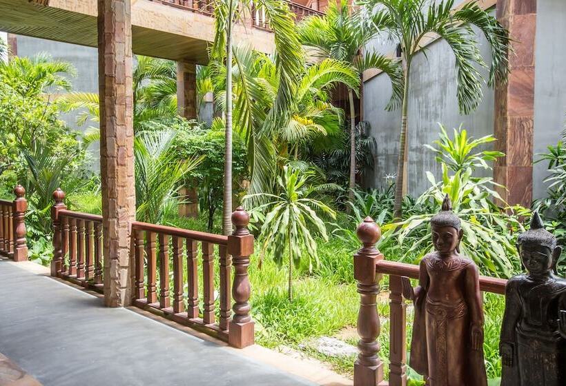 Полулюкс, Model Angkor Resort