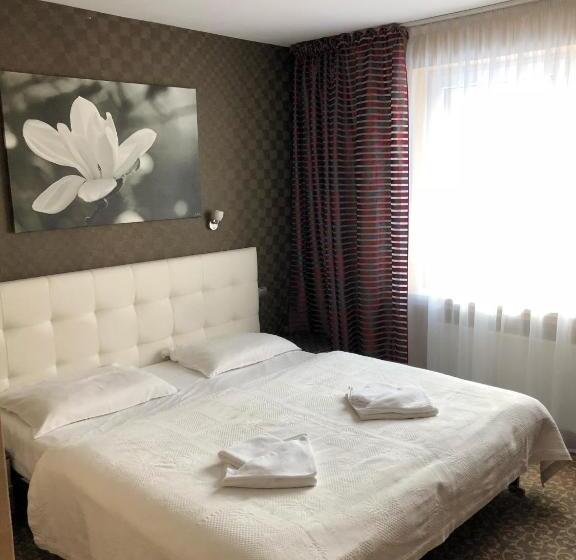 Семейные Апартаменты, Centrum Green Hill Business & Spa
