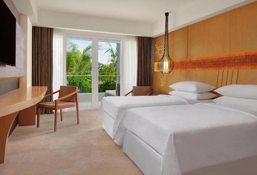 اتاق استاندارد با بالکن و چشم‌انداز باغ, Four Points By Sheraton Bali, Ungasan