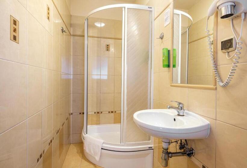 Четырехместный Номер Стандарт, Kosmopolita Rooms