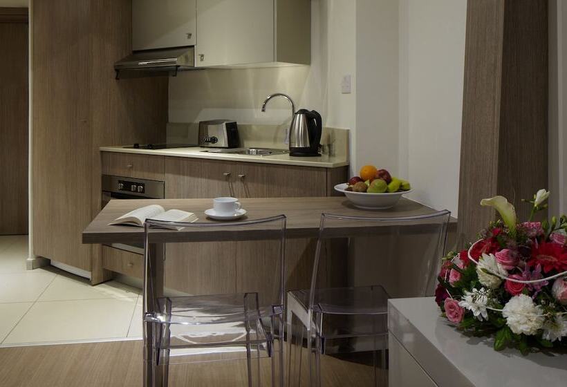 스위트, Melpo Antia Hotel & Suites