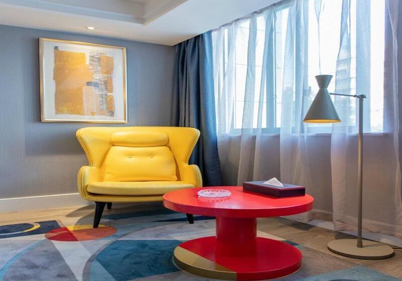 اتاق لوکس, Lanou Hotel Chongqing Hongou Square Wanzhou Guanyinyan