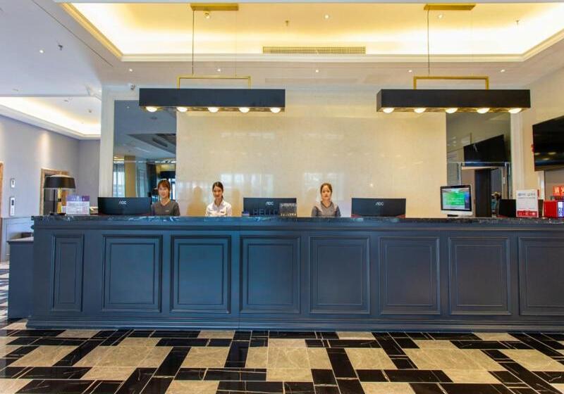 اتاق لوکس خانوادگی, Lanou Hotel Chongqing Hongou Square Wanzhou Guanyinyan