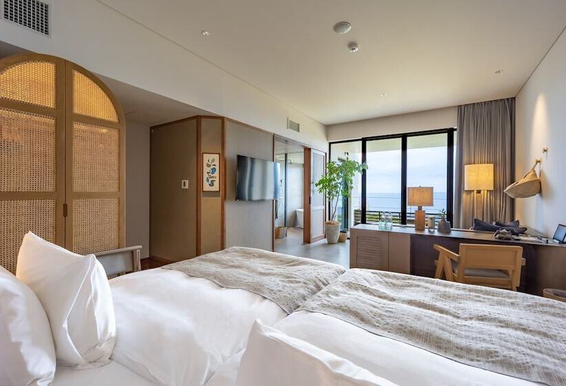 Номер Стандарт Вид на Море, One Suite The Grand