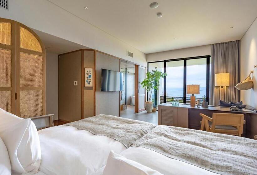 Номер Стандарт Вид на Море, One Suite The Grand