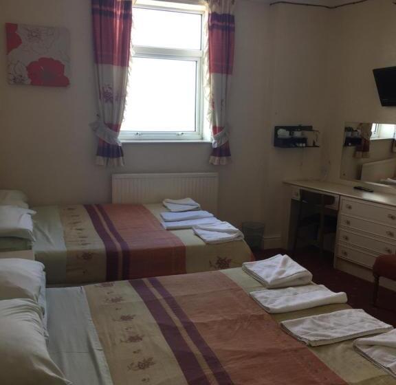اتاق استاندارد چهار تخته با چشم‌انداز دریا, Athol Blackpool