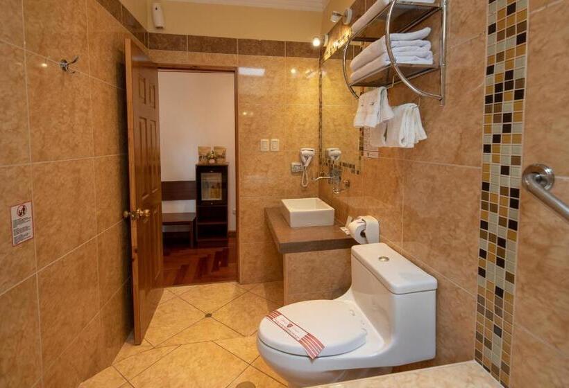 行政套房, Rojas Inn