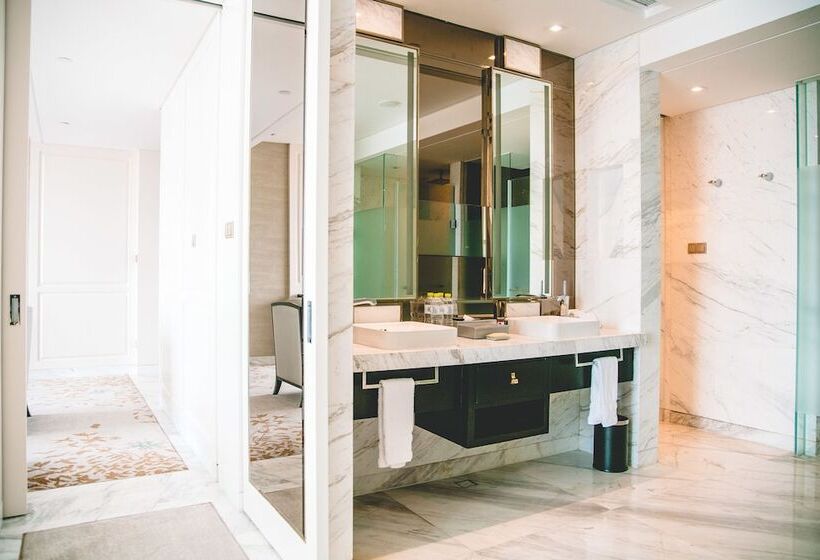 Номер Клуб, Sheraton Qingdao Licang