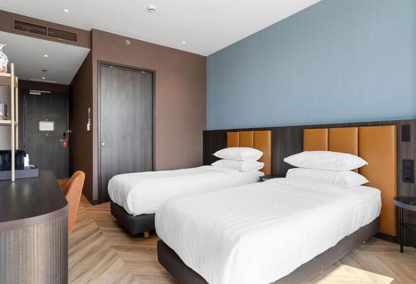 Standard Room, Corendon Amsterdam Newwest, A Tribute Portfolio