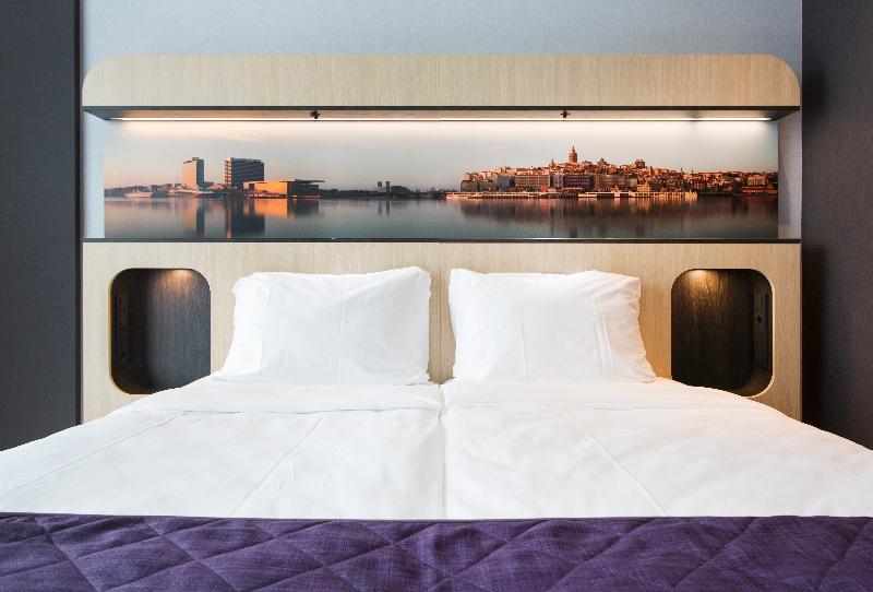 Standard Room, Corendon Amsterdam Newwest, A Tribute Portfolio