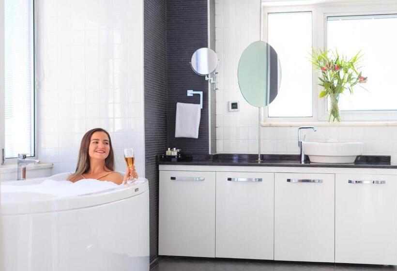 Вилла Deluxe 3 Спальни, Orka Sunlife Resort Hotel And Aquapark