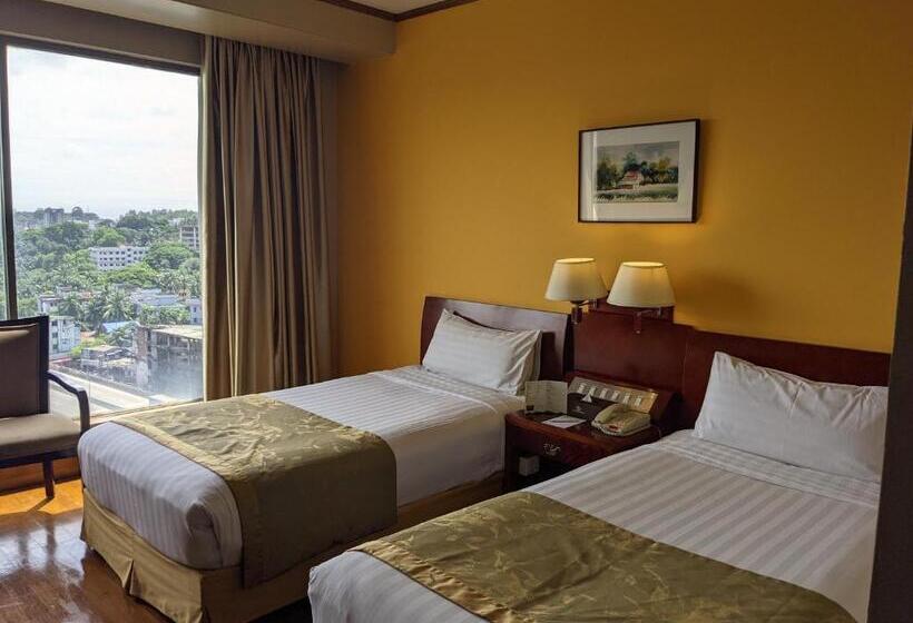 Номер Executive, The Peninsula Chittagong Limited