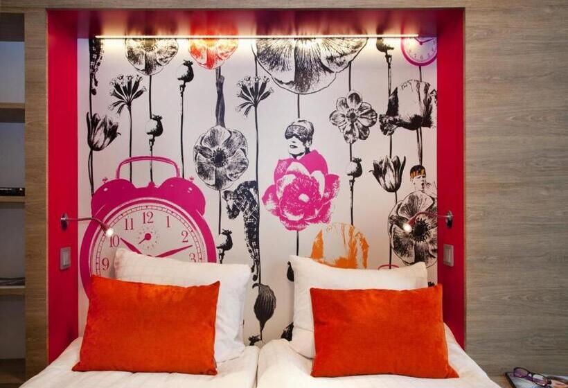 Семейный Номер, Motel L Hammarby Sjöstad