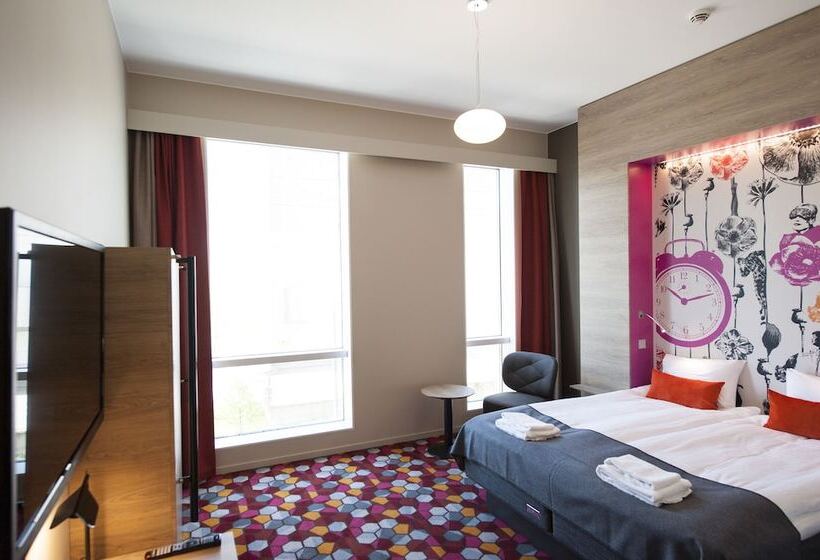 Семейный Номер, Motel L Hammarby Sjöstad