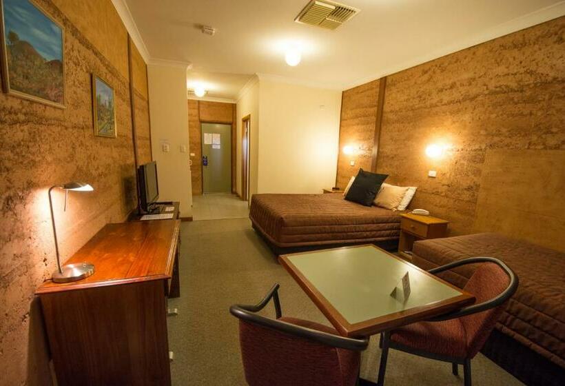 Номер Стандарт, Mud Hut Motel