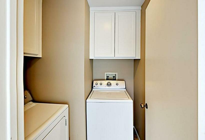 Апартаменты 3 Спальни, Southern Hills Charm Permit# 65256