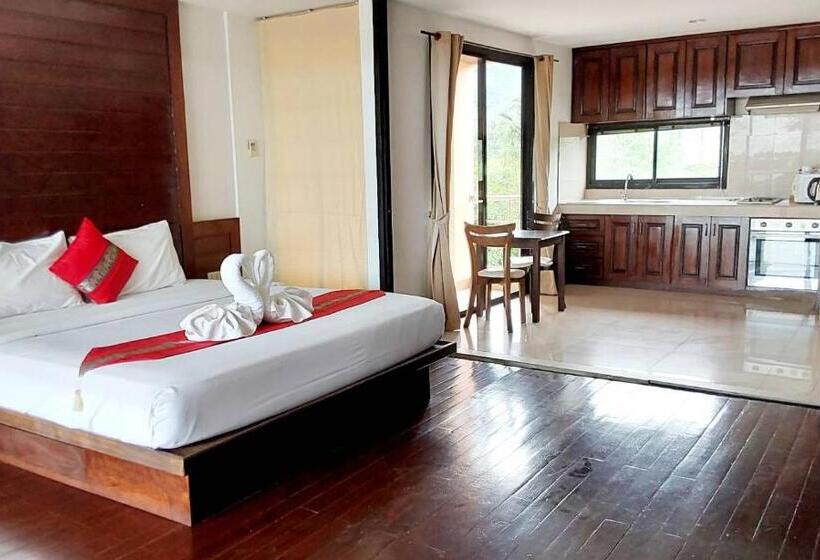اتاق لوکس, Chawenglakeviewcondo