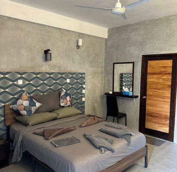 سوییت لوکس, Rasdu View Inn