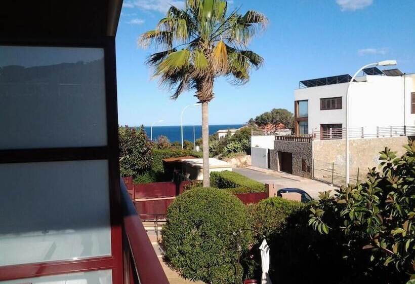 スタンダードスタジオ, Aparthotel El Faro