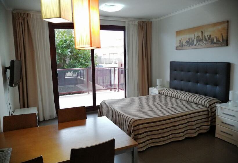 スタンダードスタジオ, Aparthotel El Faro
