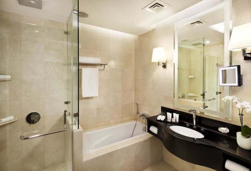 سوییت با چشم‌انداز دریا, Best Plaza West Bay
