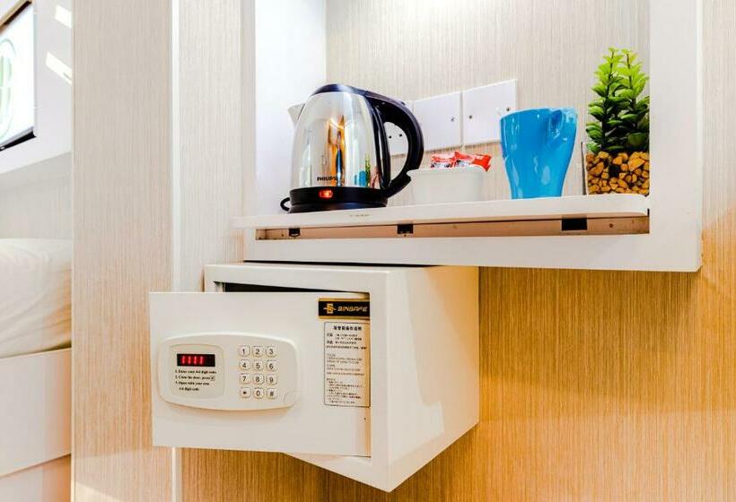 استودیوی استاندارد, D Nova Hotel Bugis