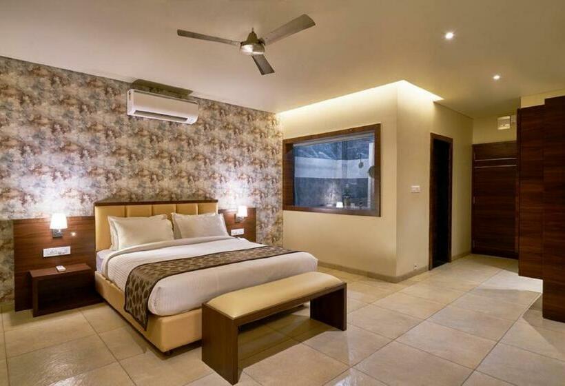 Номер Стандарт, Shlok  Pure Veg , Kolhapur
