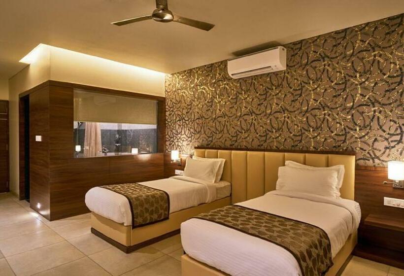 Номер Стандарт, Shlok  Pure Veg , Kolhapur
