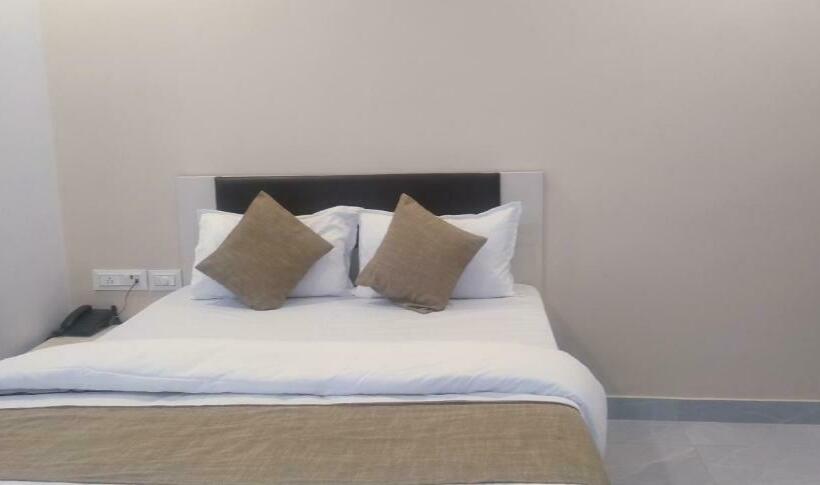 Номер Deluxe, Success Residency