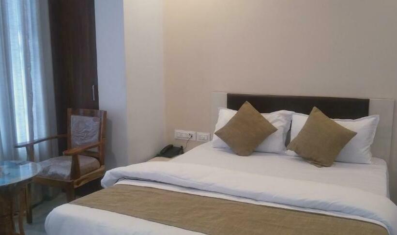 Номер Deluxe, Success Residency