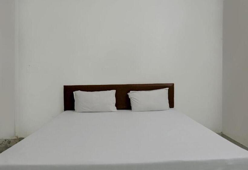 Classic Kolmen Hengen Huone, Pop 70207  Raghav Residency