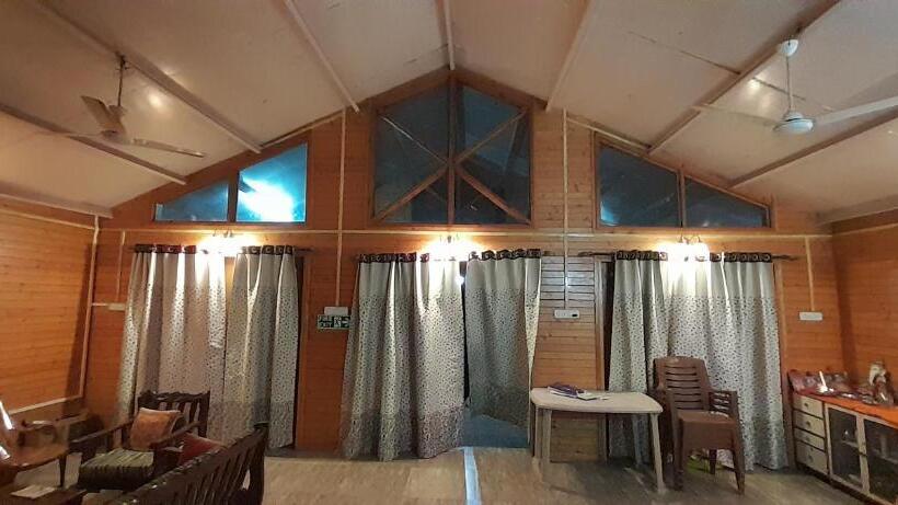 标准间, The Wood Beach House