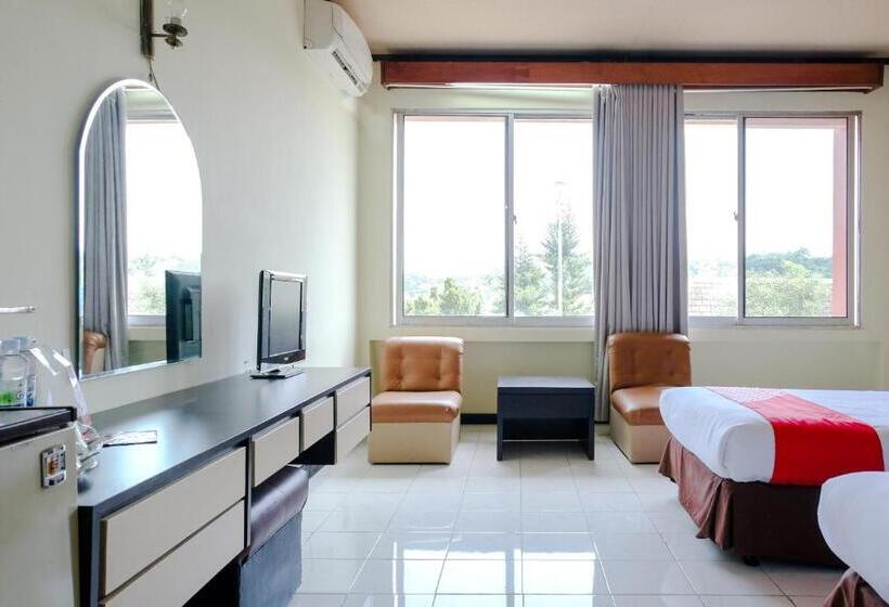 Номер Deluxe, Bandung Permai Hotel Jember