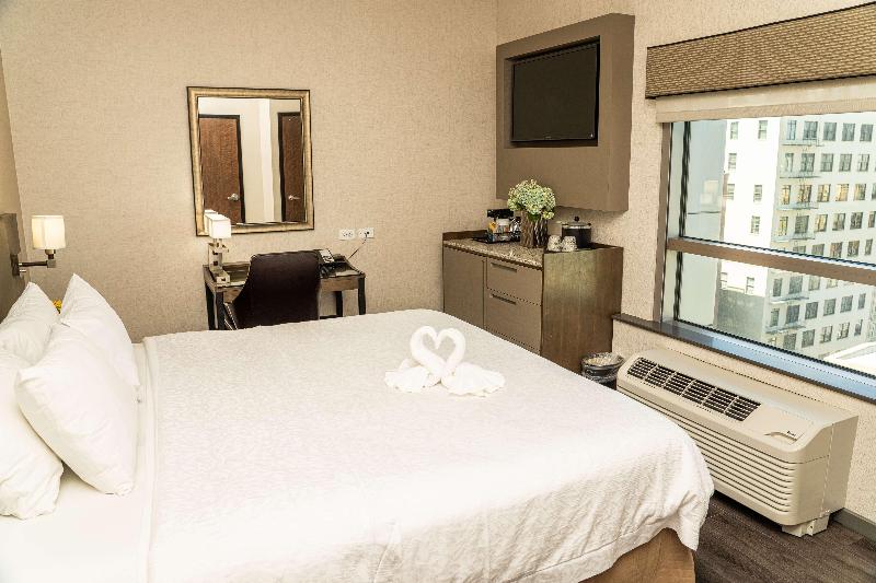 Стандартный Номер Кровать Кинг, Hilton Garden Inn Rochester Downtown, Ny