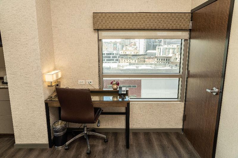 Стандартный Номер Кровать Кинг, Hilton Garden Inn Rochester Downtown, Ny