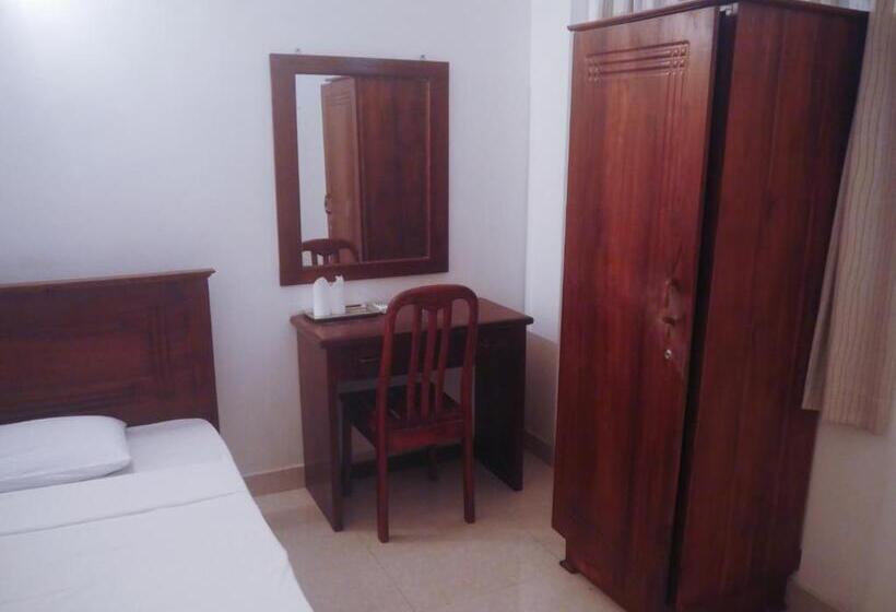 Номер Deluxe, Visaka Hotel   Kataragama
