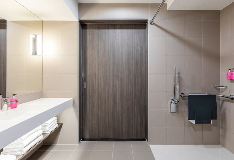 Семейный Номер, Moxy Berlin Airport