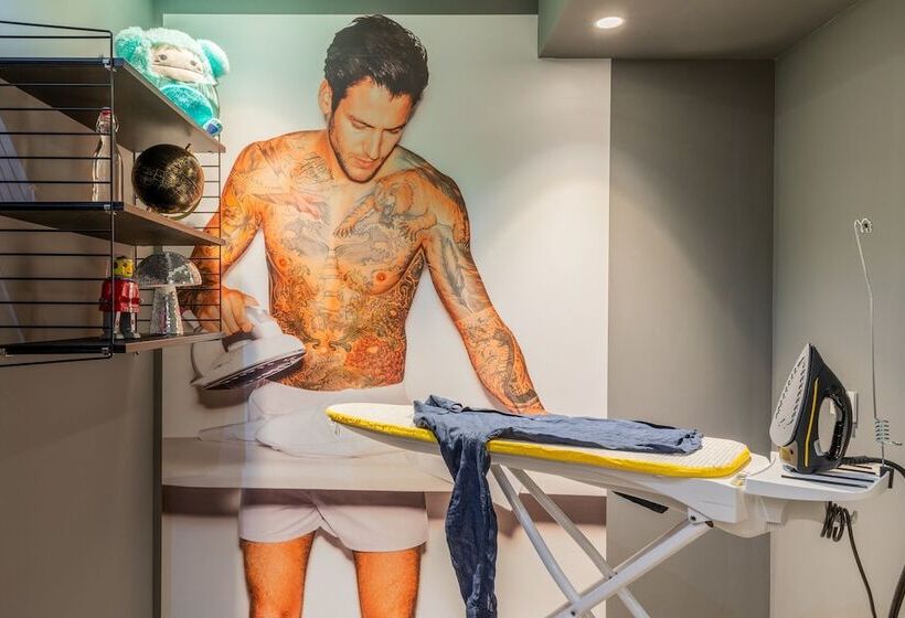 Семейный Номер, Moxy Berlin Airport