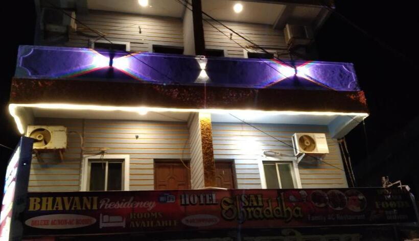 Номер Deluxe с Балконом, Bhavani Residency