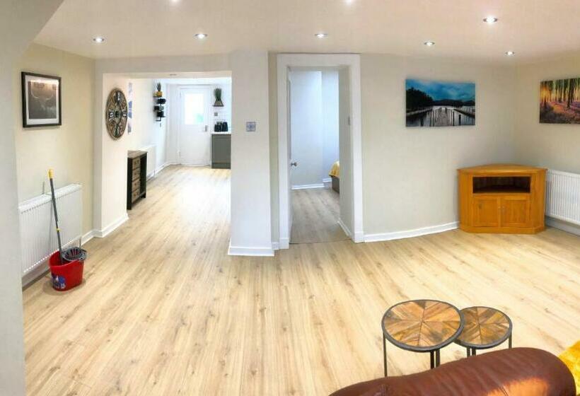 Номер Стандарт Индивидуальный Совместная Ванная, Mystayinn Tomnahurich Guest House
