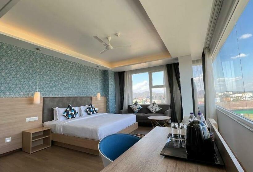 اتاق لوکس با تخت بزرگ, Aurora Boutique Hotel Imphal