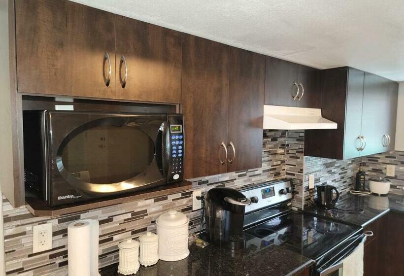 Family Suite, Oscar Inn & 2bd Family Suite Or Private Room